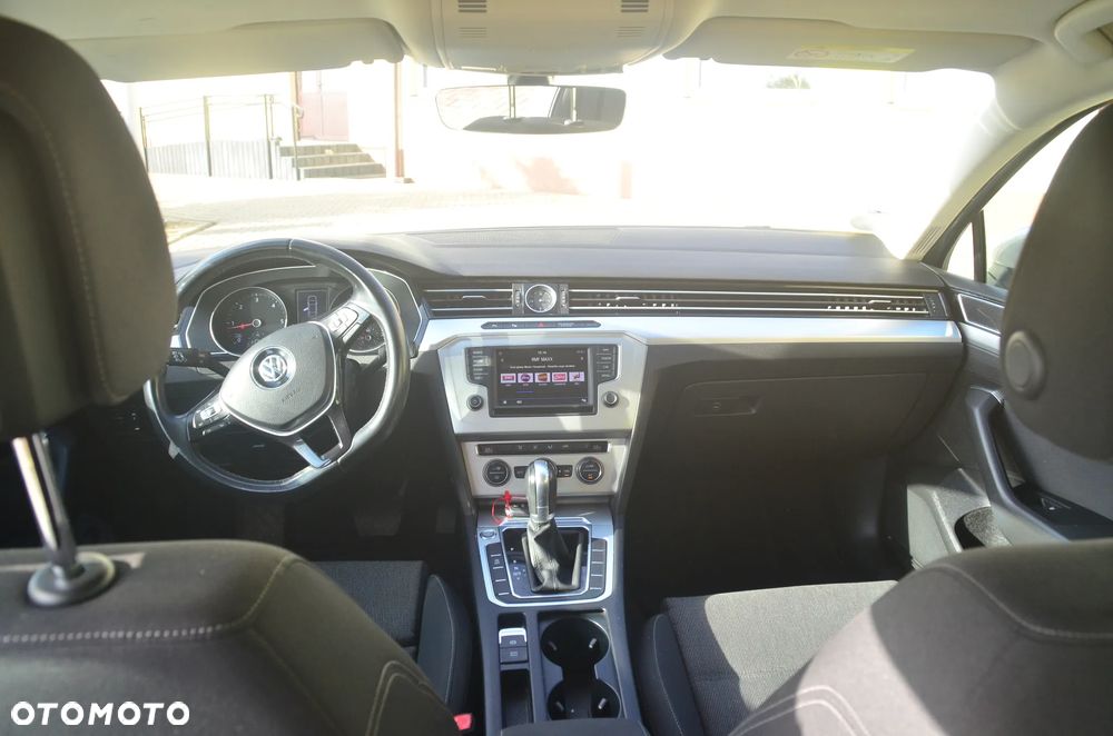 Volkswagen Passat - 14