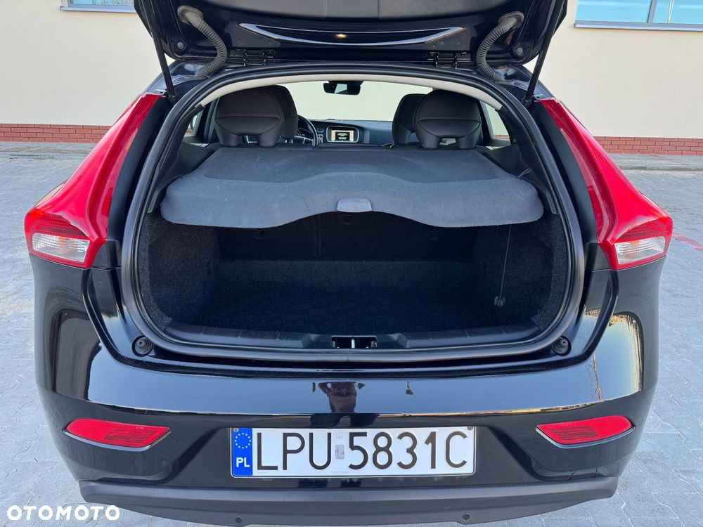 Volvo V40 D2 Drive-E Momentum - 9