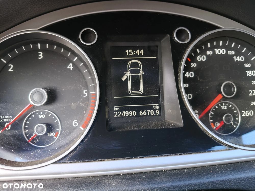 Volkswagen Passat 1.6 TDI Comfortline - 11
