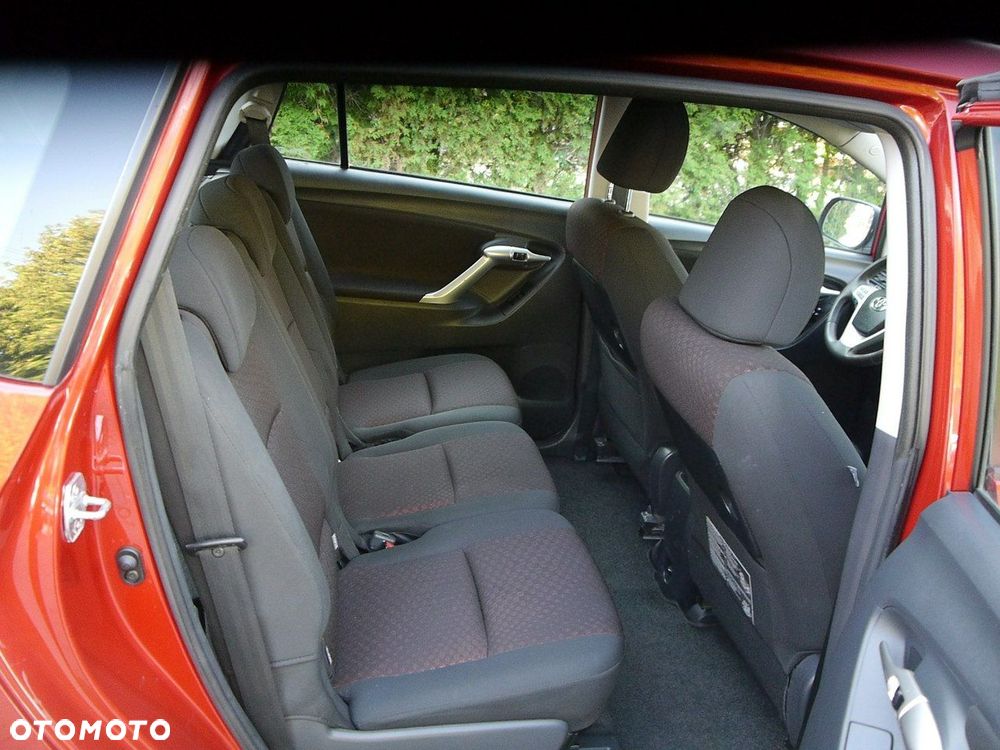 Toyota Verso 1.6 - 25