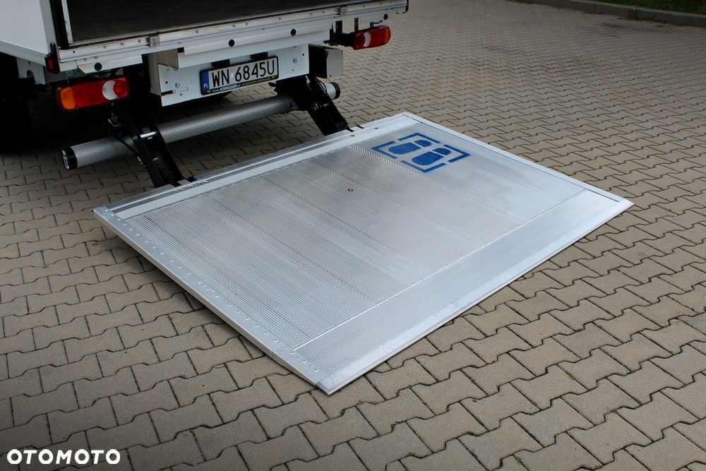 Renault Master kontener 9eup + winda BAR 750kg - 34