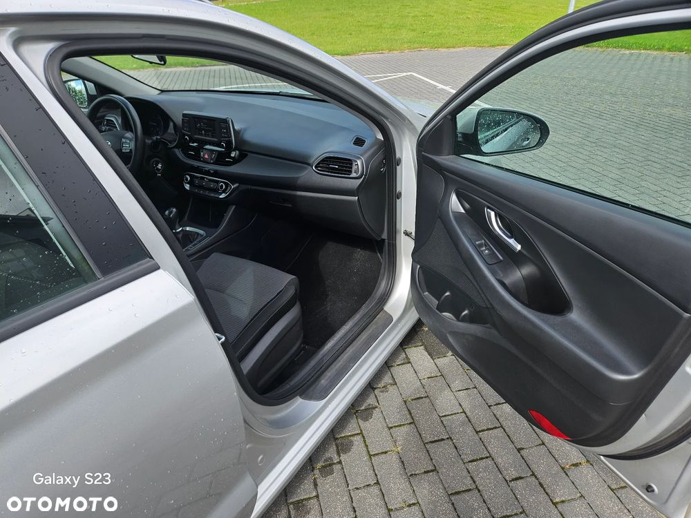 Hyundai i30 1.6 D Comfort - 10
