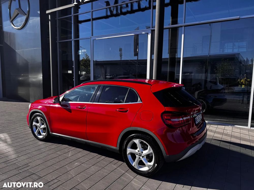 Mercedes-Benz GLA - 4