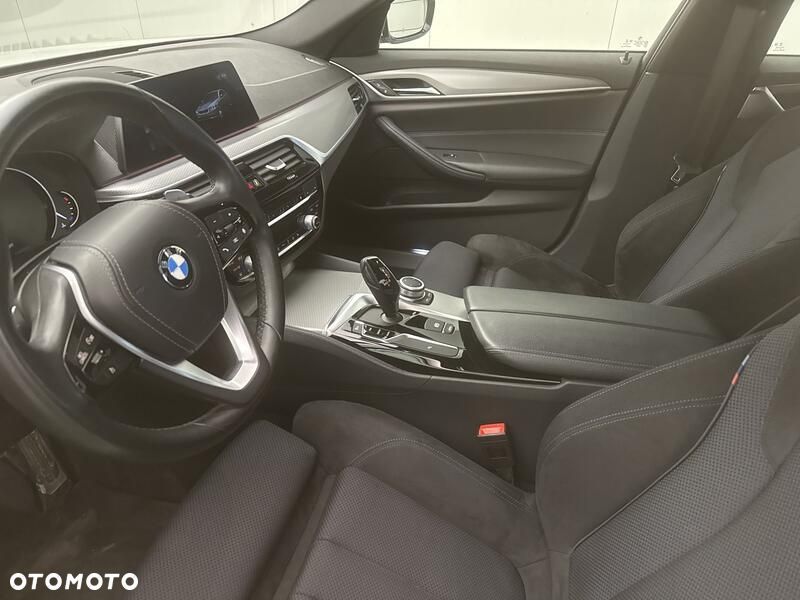 BMW Seria 5 530i GPF xDrive M Sport sport - 11