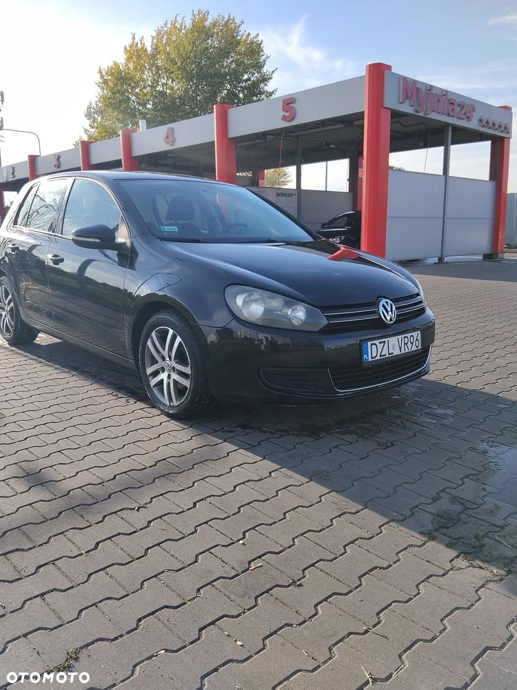 Volkswagen Golf - 1