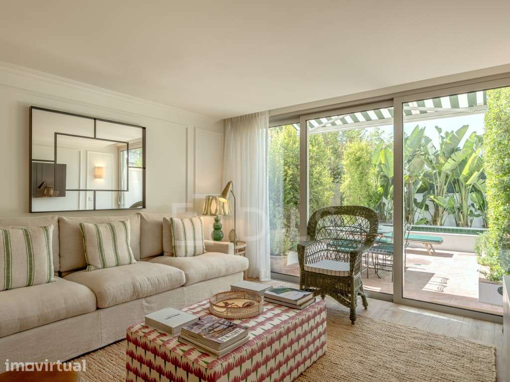 Moradia T2 com Jardim Privativo, Piscina e Vista Mar no Estoril - Grande imagem: 2/24