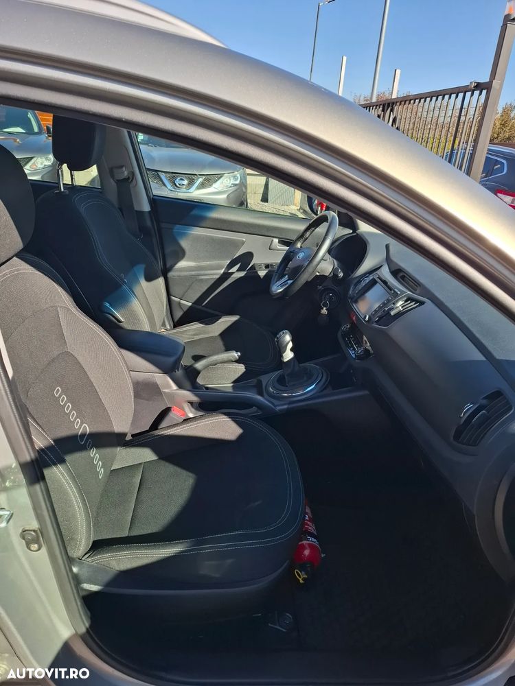 Kia Sportage ver-1-7-crdi-2wd-dream--team-edition - 12