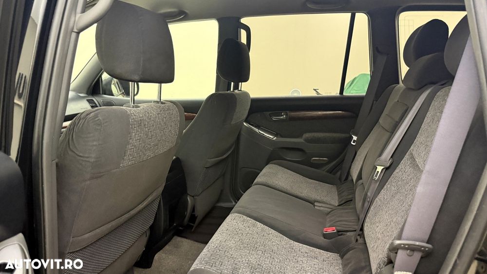 Toyota Land Cruiser - 9