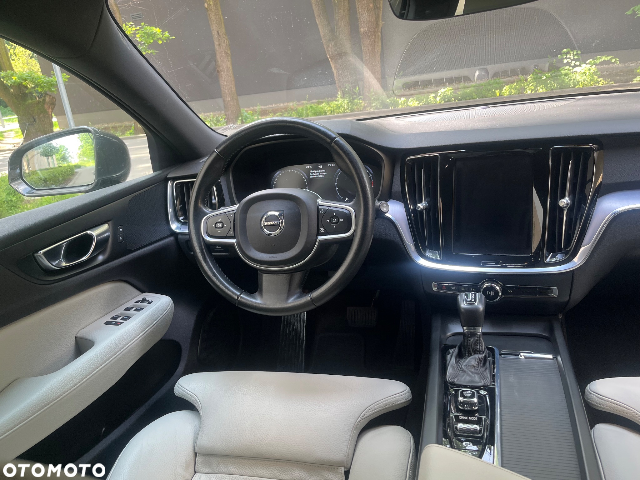 Volvo V60 T4 Momentum Pro - 10