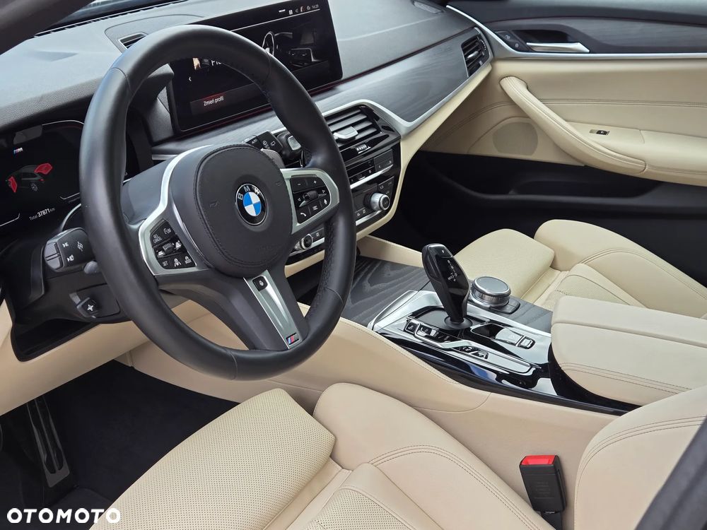BMW Seria 5 520d xDrive mHEV sport - 16