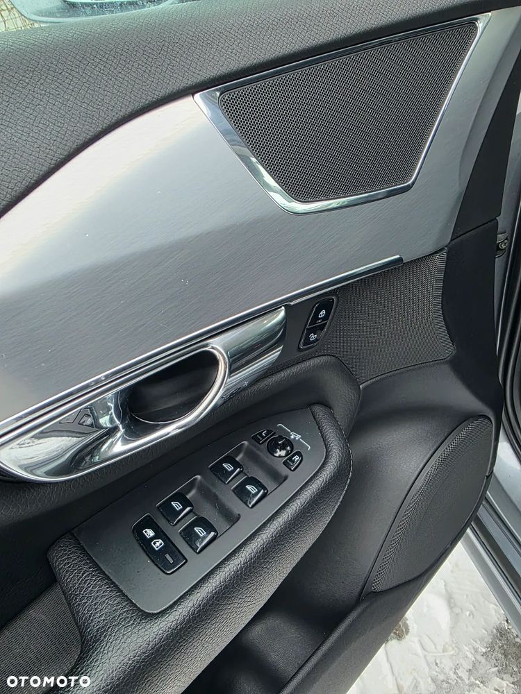 Volvo XC 90 - 20