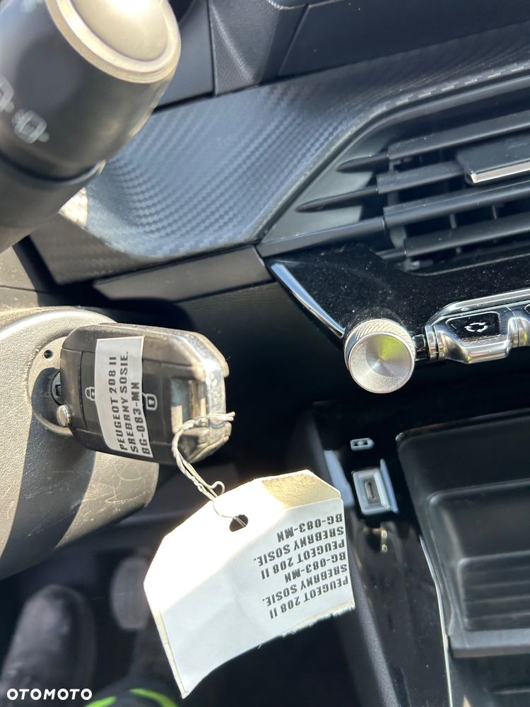 Peugeot 208 - 36