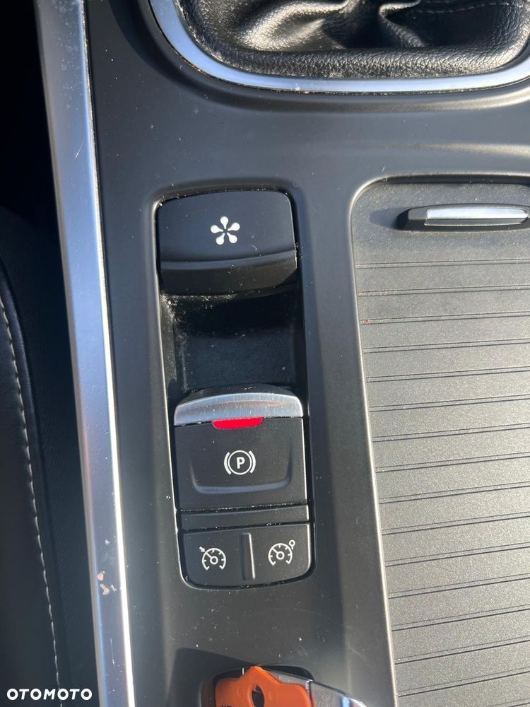 Renault Megane ENERGY TCe 130 BUSINESS - 16