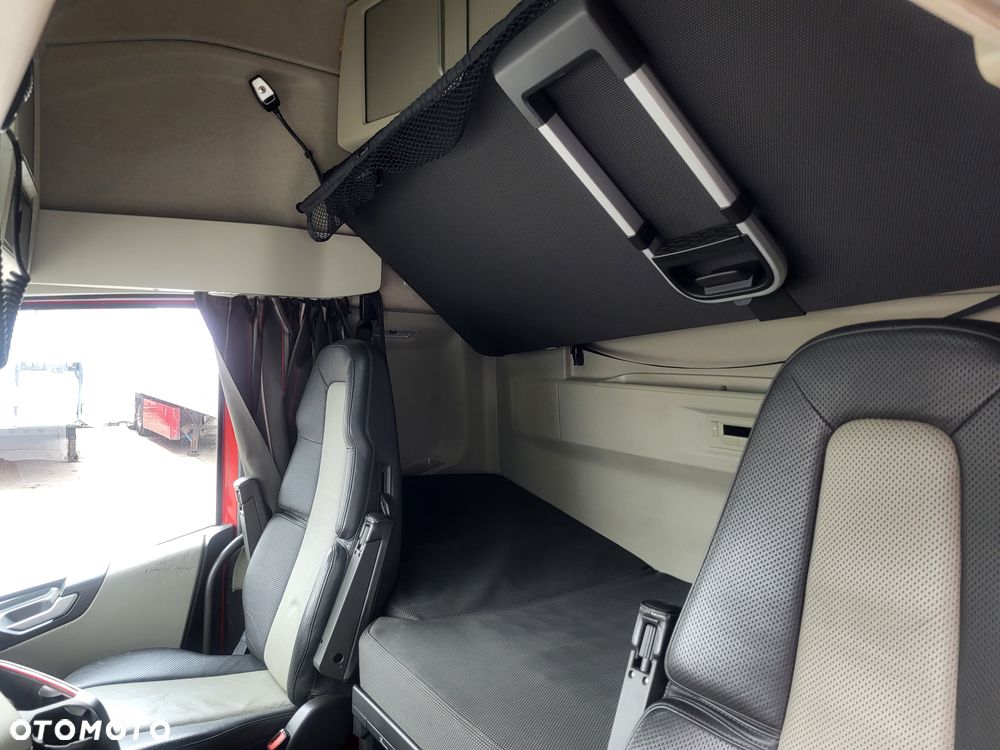 Volvo FH 460 / STANDARD / XXL / i SAVE / EURO 6/ GLOBETROTTER/ / AUTOMAT/SERVIS /2019/ KAMERA/ SKÓRY/ XENON /PERFEKCYJNY STAN / ZABUDOWY  MIĘDZYOSIOWE/ - 36