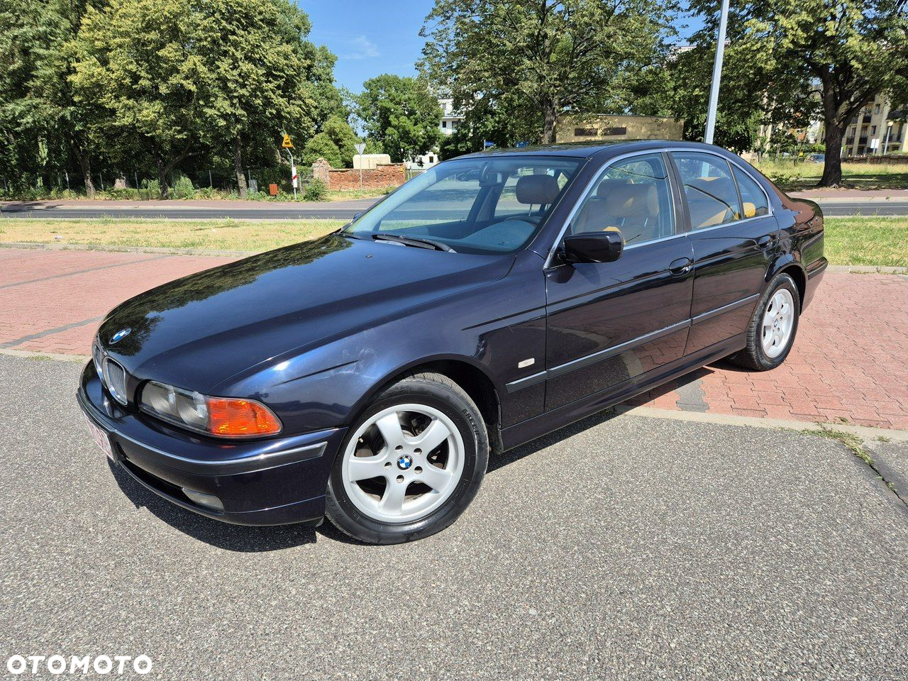 BMW Seria 5 523i - 2