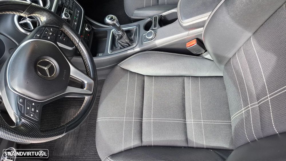 Mercedes-Benz A 180 CDI (BlueEFFICIENCY) Urban - 13