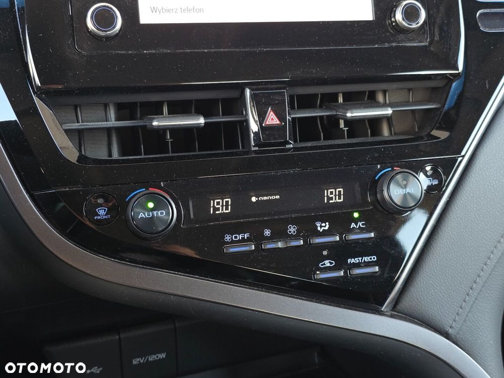 Toyota Camry 2.5 Hybrid Comfort CVT - 13