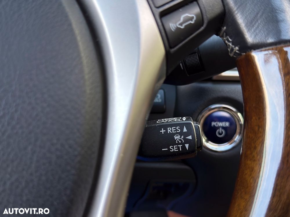 Lexus Seria GS 450h - 35