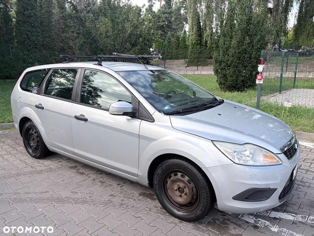 Ford Focus 1.6 Ambiente - 2