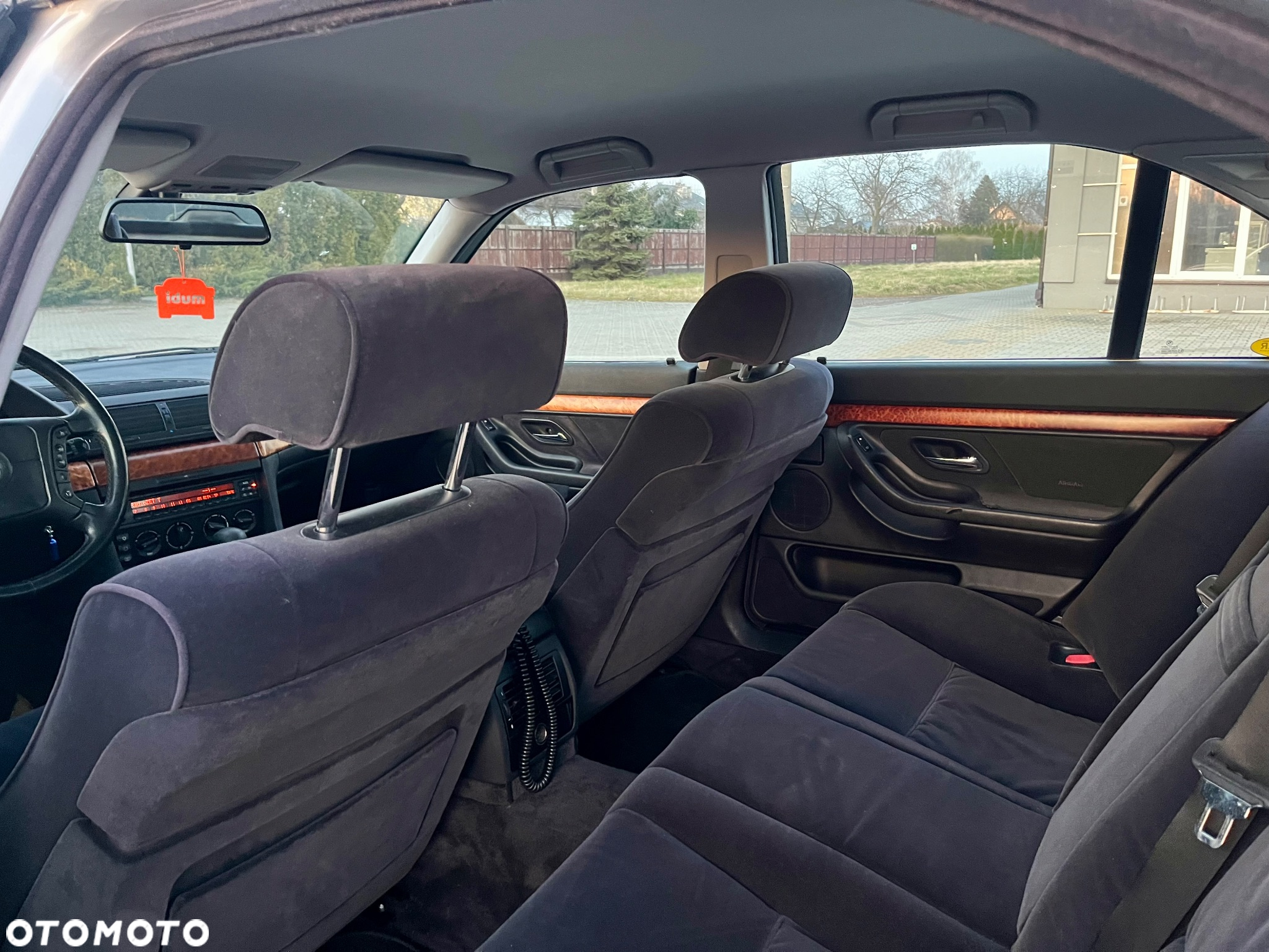 BMW Seria 7 735i - 8