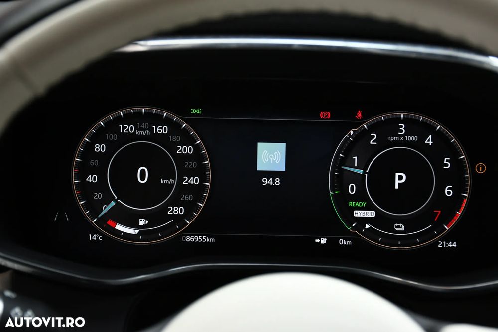 Jaguar F-Pace P400e AWD HSE - 28