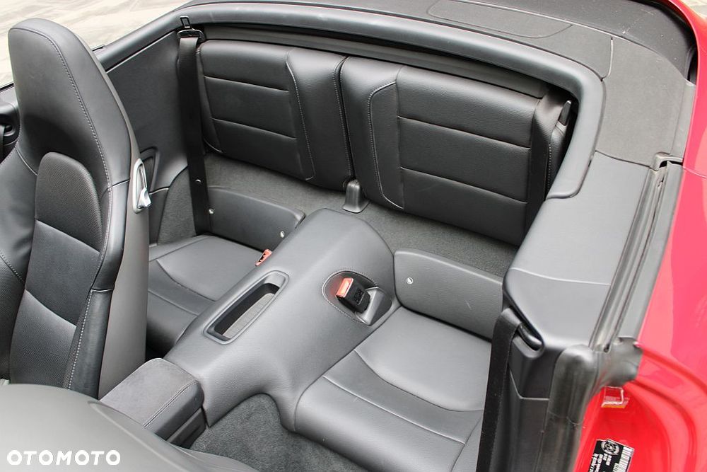Porsche 911 Carrera 4 GTS PDK - 10