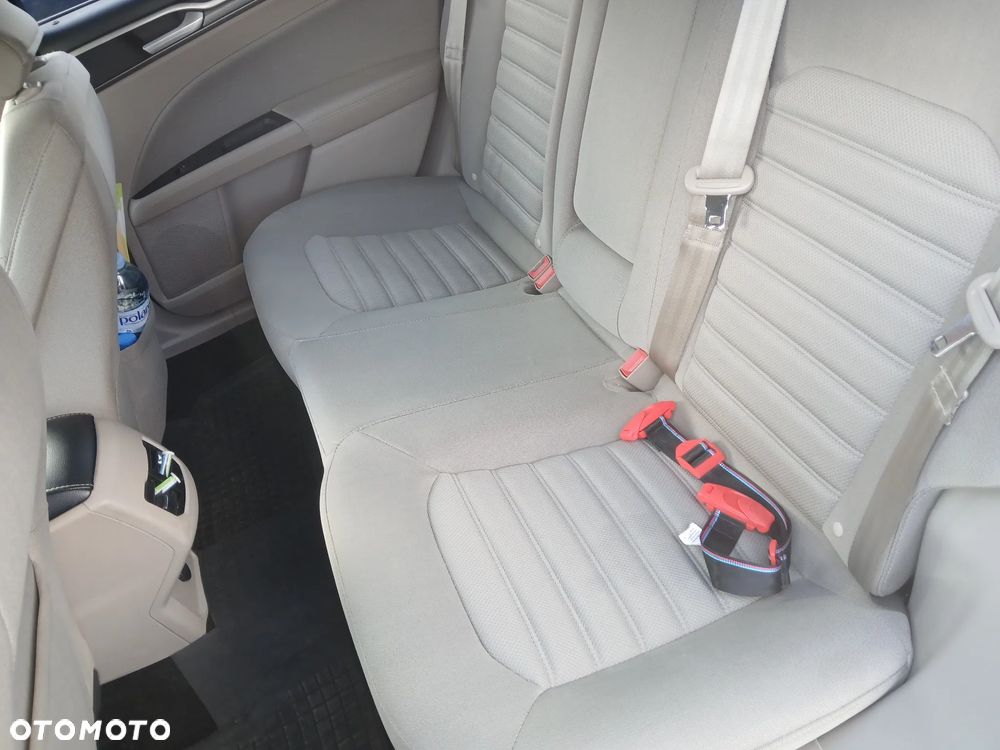 Ford Fusion - 8