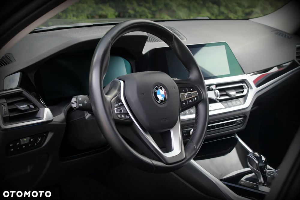 BMW Seria 3 330e Sport Line - 7