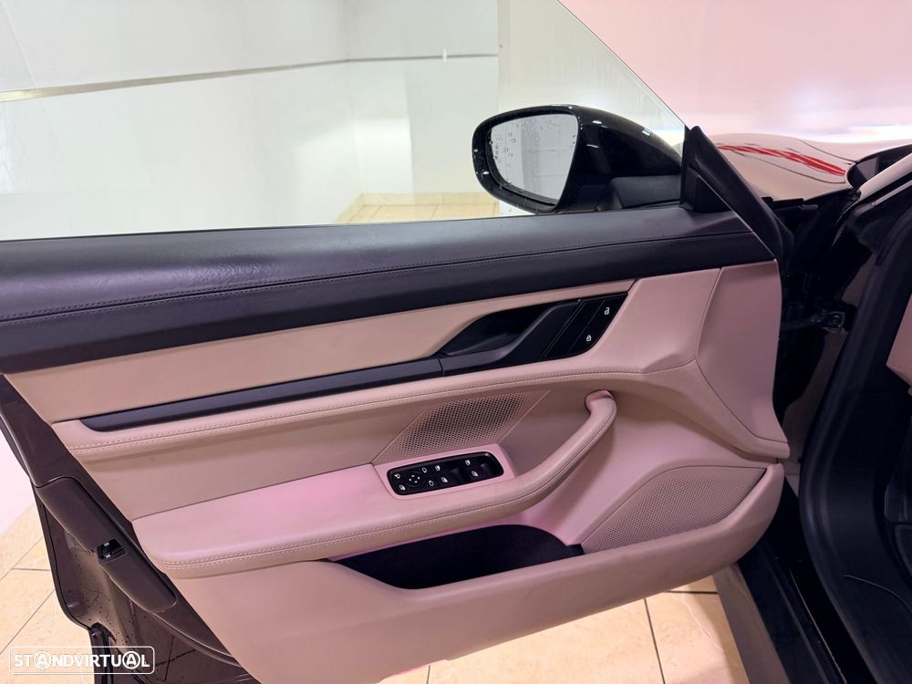 Porsche Taycan Standard - 12