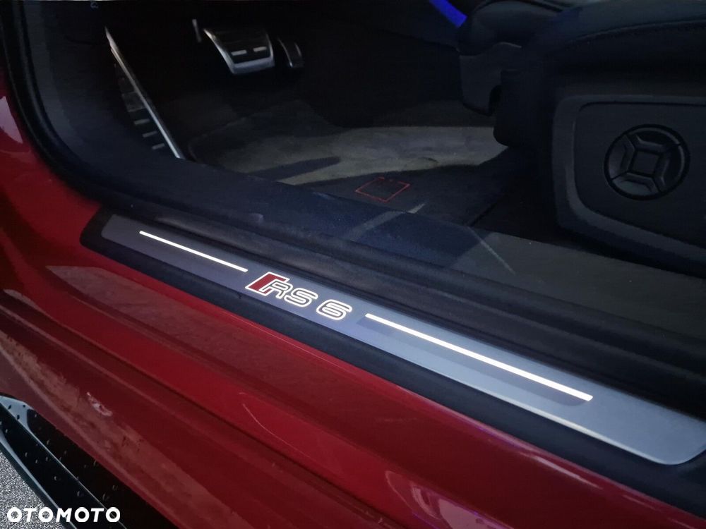 Audi RS6 Avant - 26
