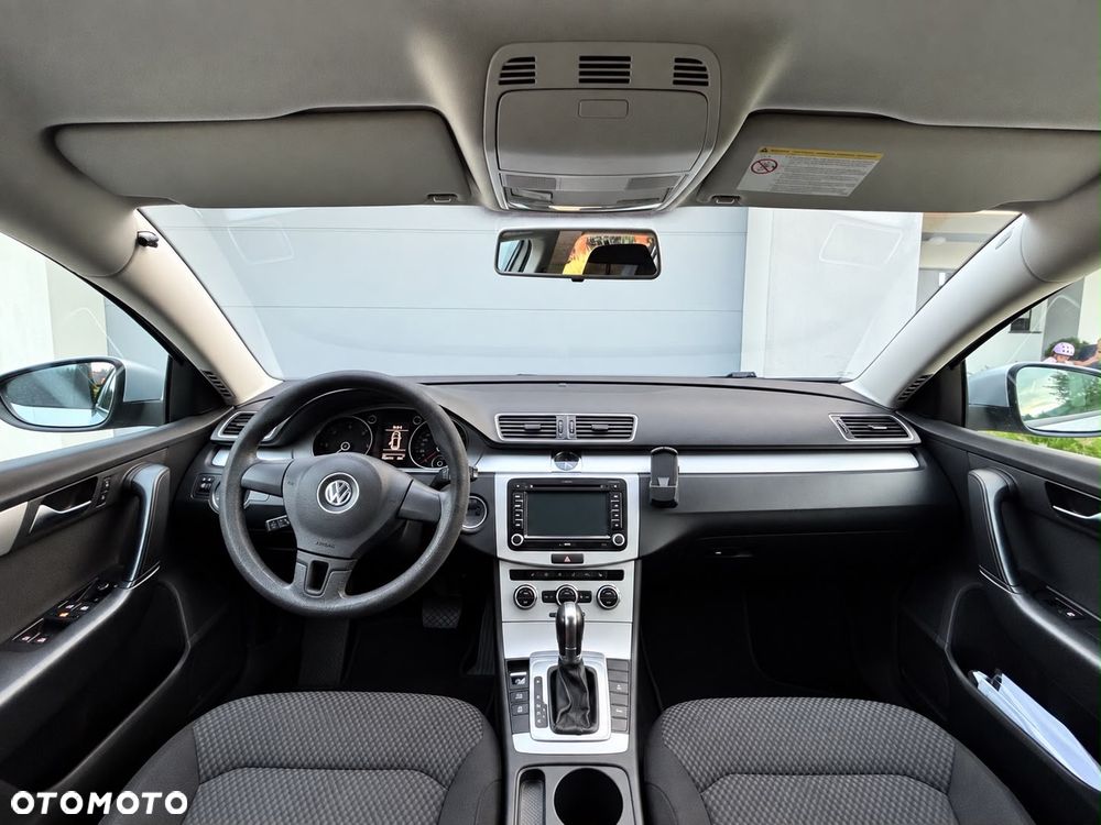 Volkswagen Passat 2.0 TDI Comfortline DSG - 11