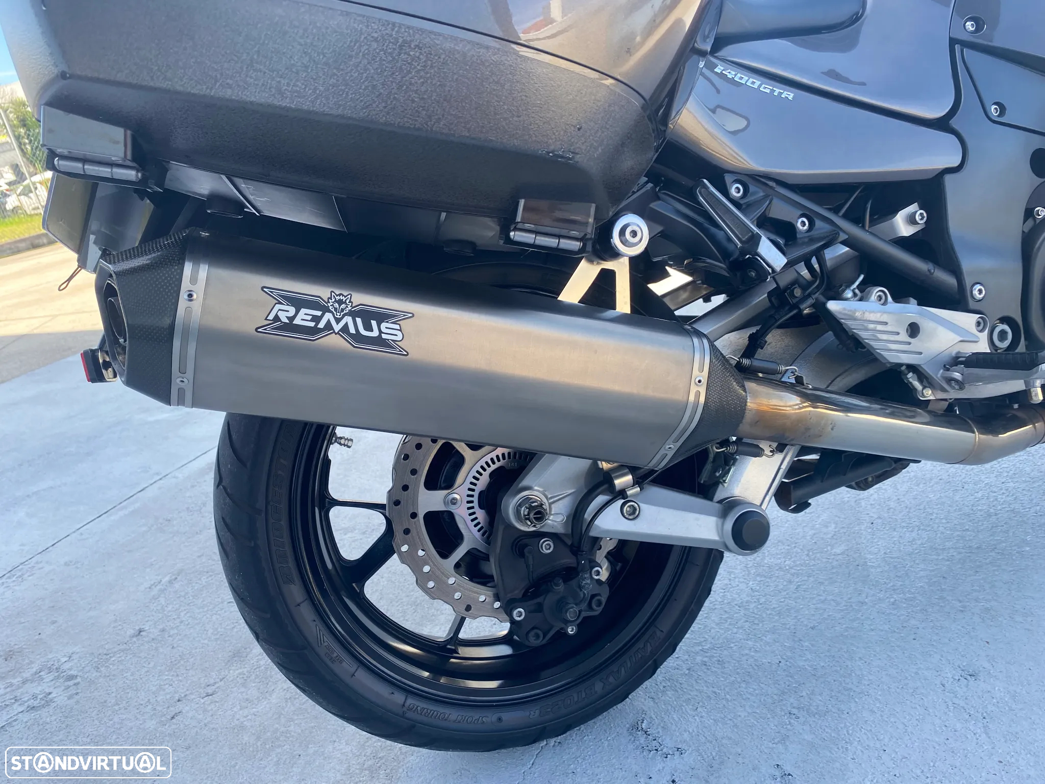 Kawasaki GTR 1400 GTR - 7