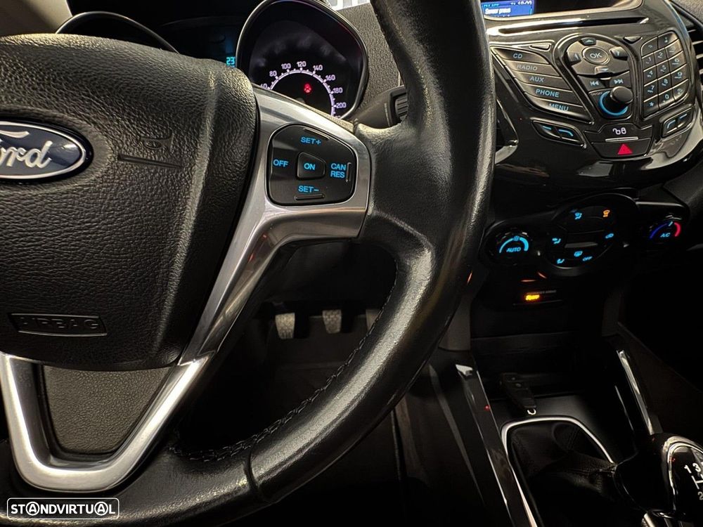 Ford EcoSport 1.0 EcoBoost Titanium - 17