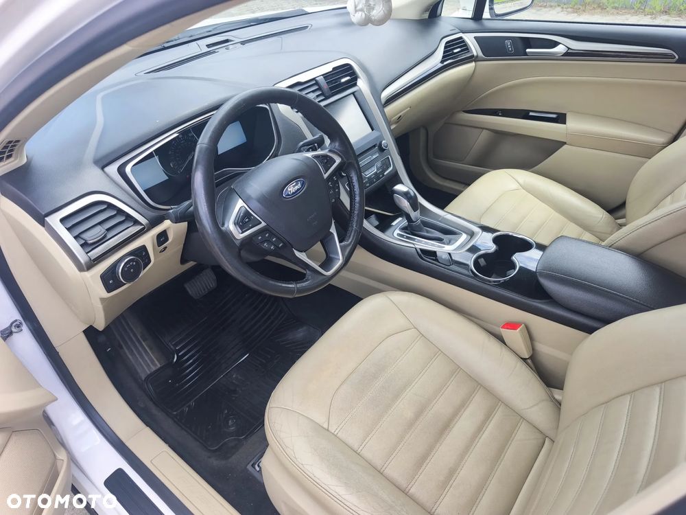 Ford Fusion - 9