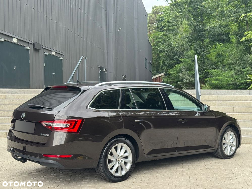 Skoda Superb 2.0 TDI Ambition DSG7 - 9