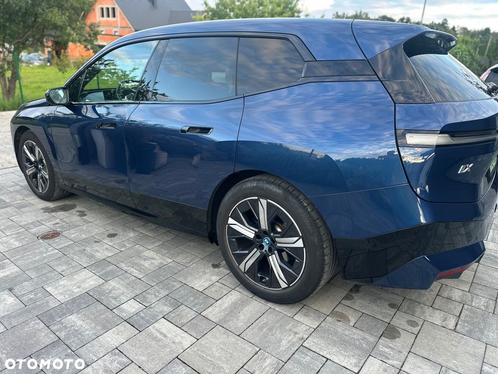 BMW iX xDrive40 76.6kWh Signature - 10