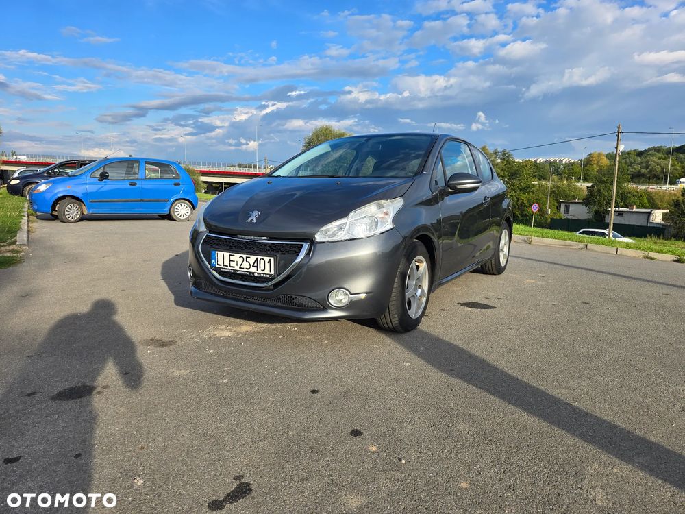 Peugeot 208 - 6