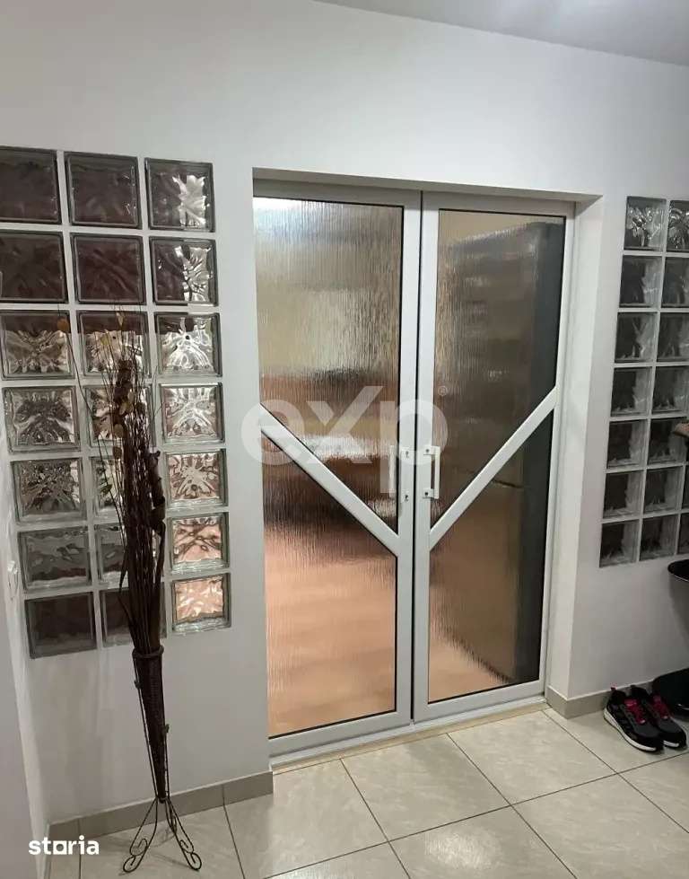 De vanzare apartament 3 camere decomandate, 70 m2, et.1, zona Anda — fotografia 1