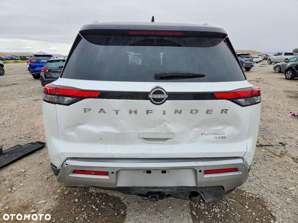 Nissan Pathfinder - 3
