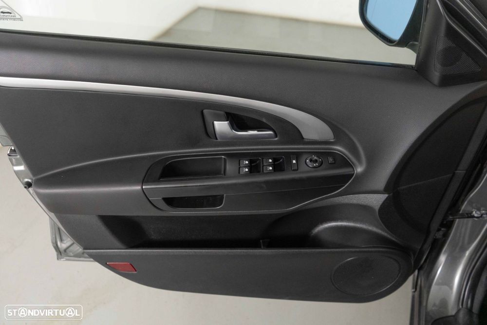 Kia Ceed SW 1.6 CRDi LX ISG - 16