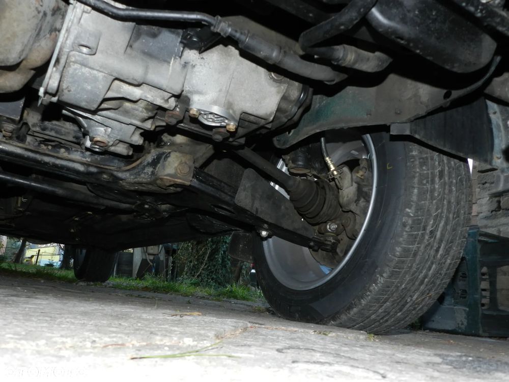 Volkswagen Passat - 33