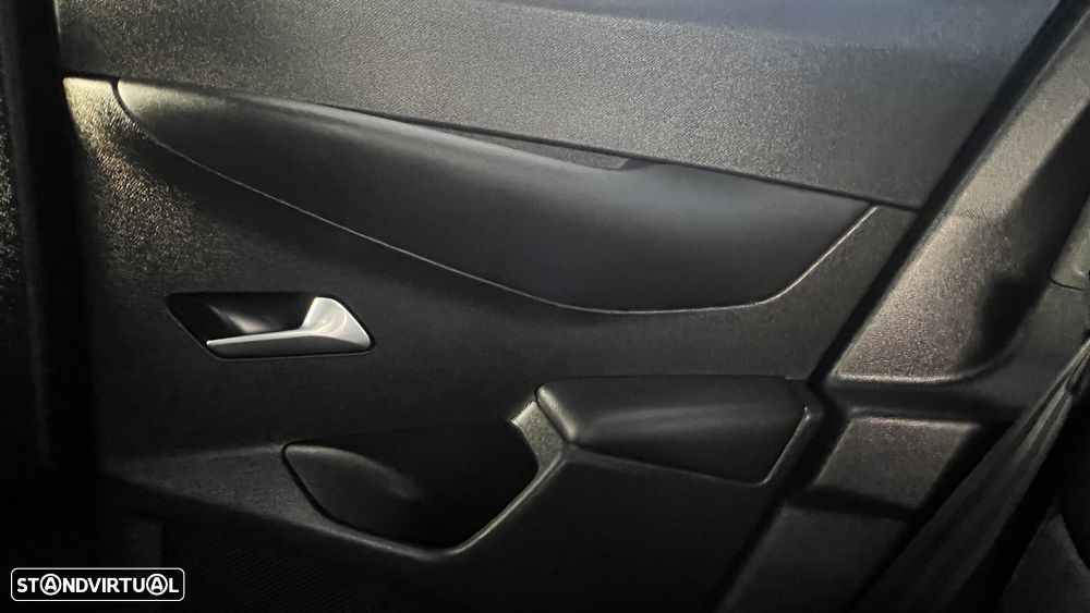 DS DS3 Crossback PureTech 130 Aut. PERFORMANCE LINE + - 37