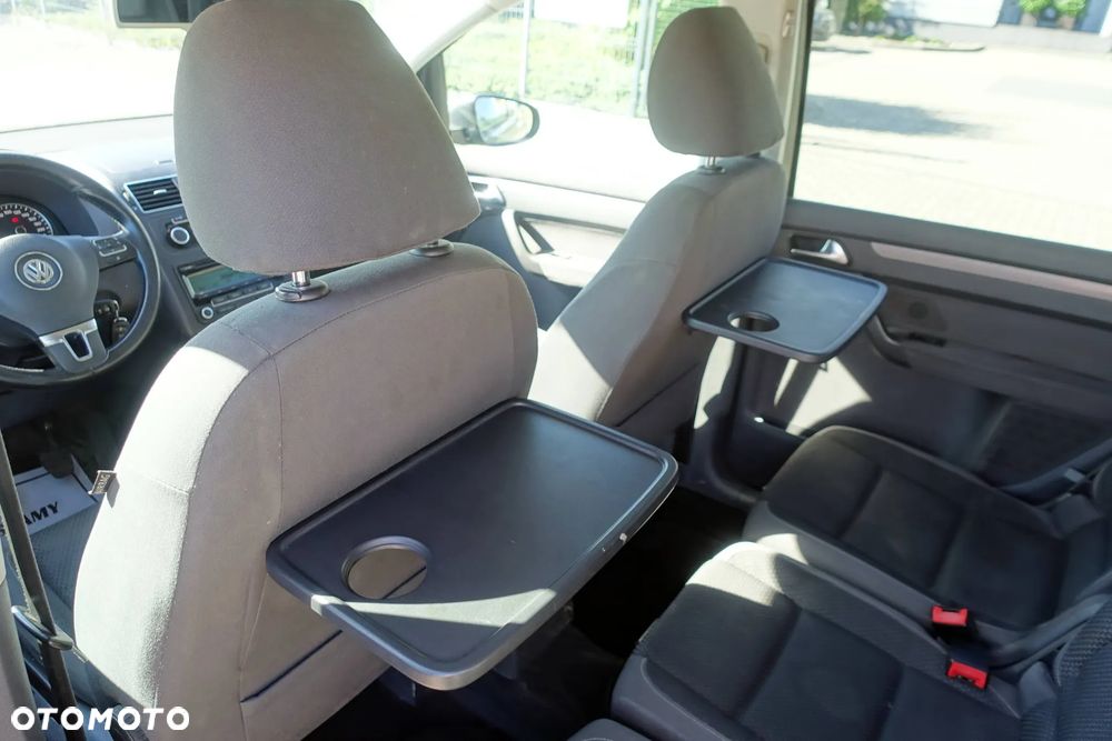 Volkswagen Touran 2.0 TDI DPF STYLE - 16