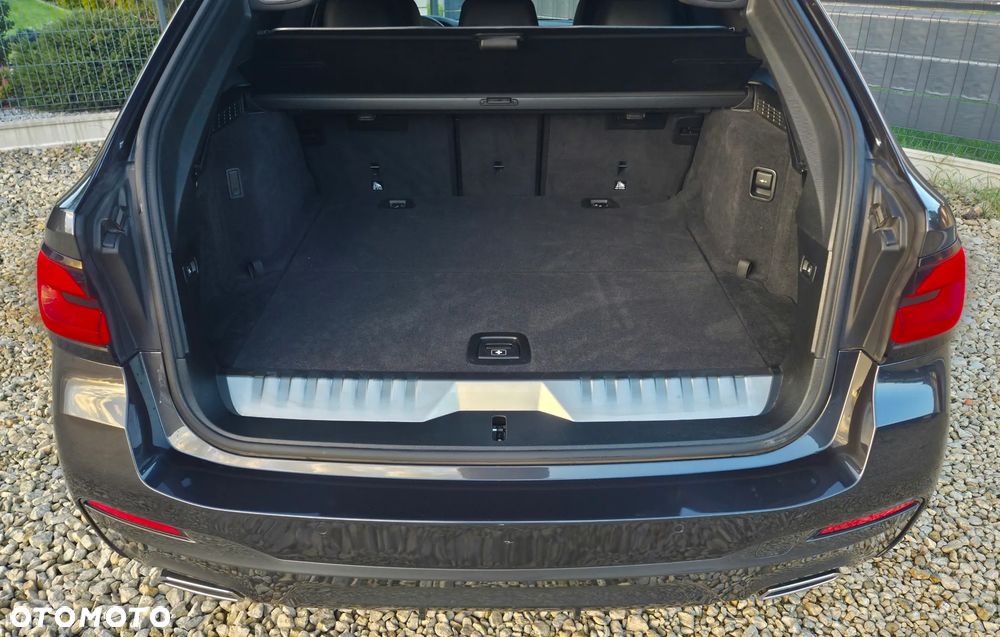 BMW Seria 5 530e xDrive M Sport sport - 36