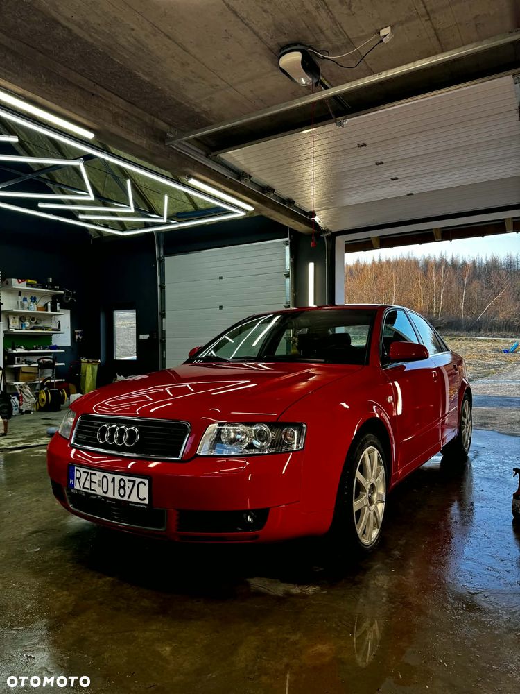 Audi A4 Limousine 1.8T Quattro - 1