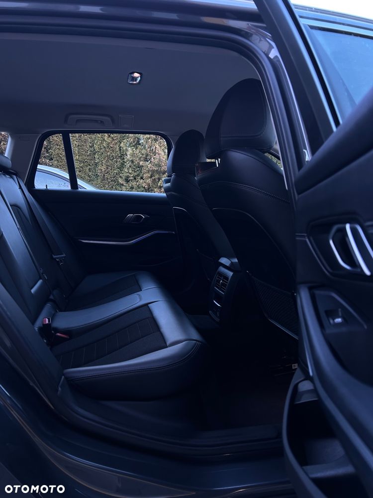 BMW Seria 3 320d - 15