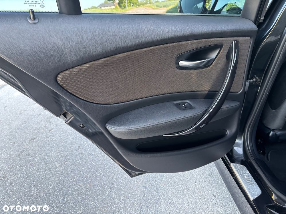 BMW Seria 1 - 25