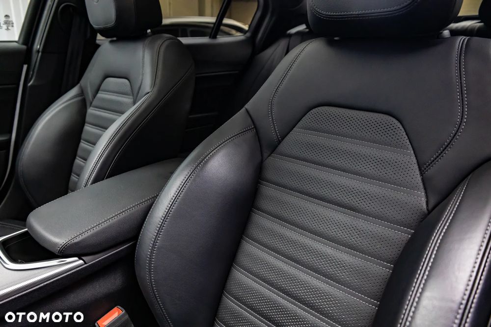 Alfa Romeo Giulia 2.0 Turbo 16V AT8-Q4 Veloce - 19