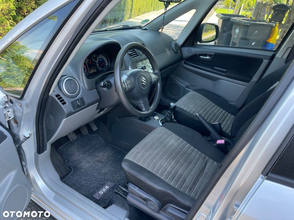 Suzuki SX4 - 12