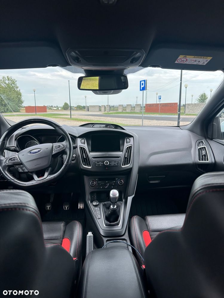 Ford Focus 2.0 EcoBoost ST - 10